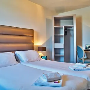 Adonis Bayonne Hotel