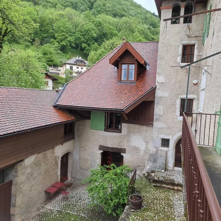***  La Vallombreuse Bed & Breakfast Menthon-Saint-Bernard France